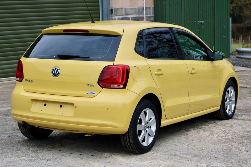 VOLKSWAGEN POLO