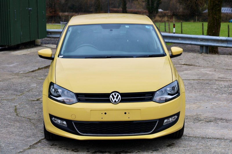 VOLKSWAGEN POLO